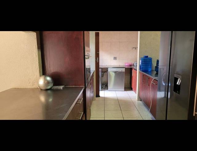 4 BEDROOM HOUSE FOR SALE IN GLENVISTA